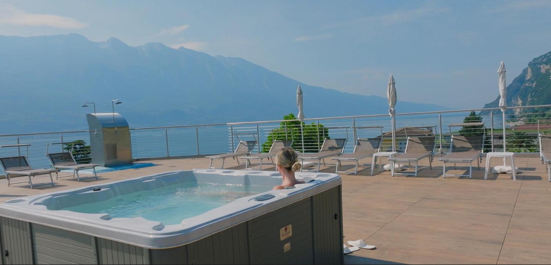 Hotel Sogno Del Benaco Лімоне-суль-Гарда Екстер'єр фото