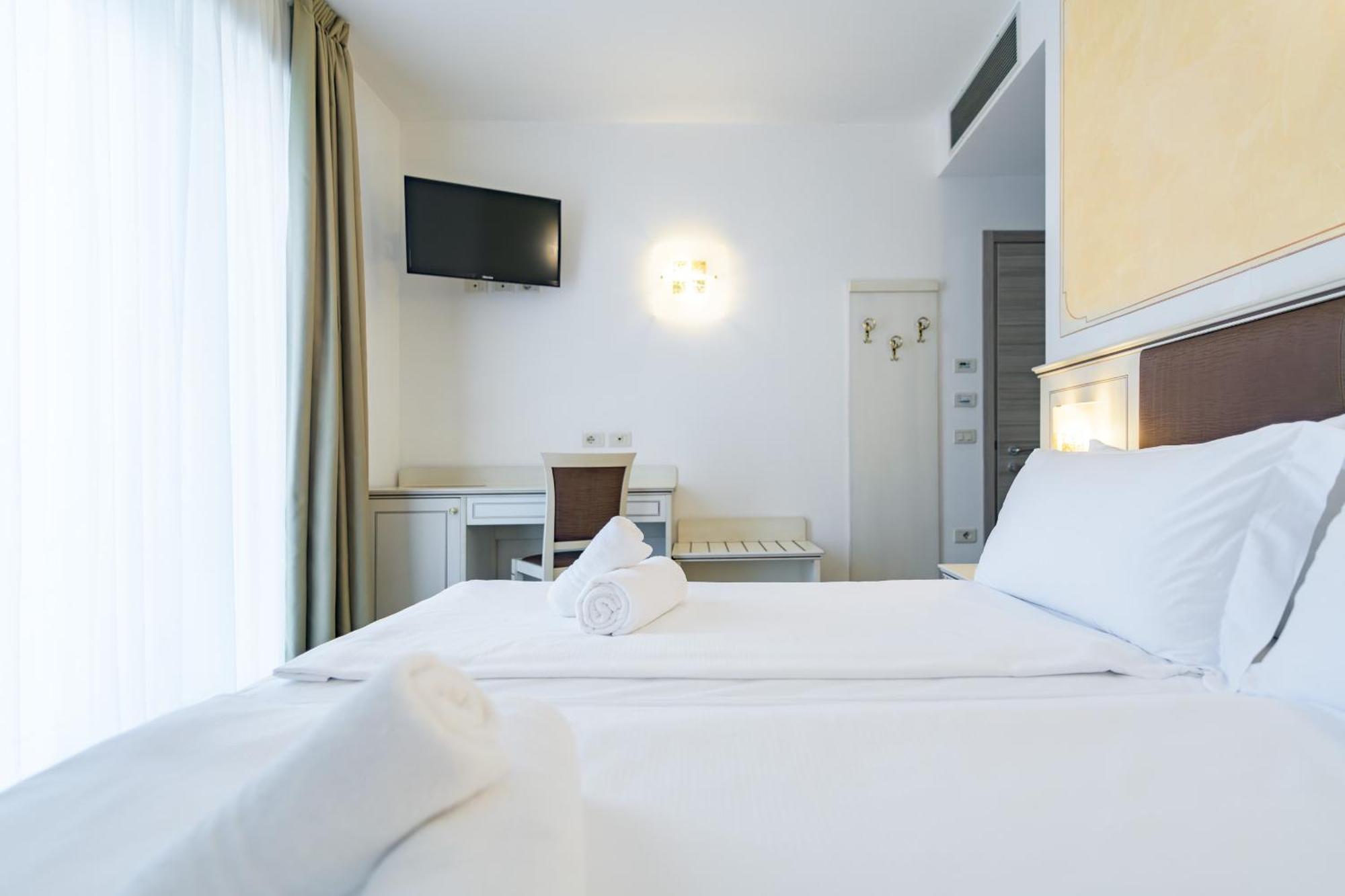 Hotel Sogno Del Benaco Лімоне-суль-Гарда Екстер'єр фото