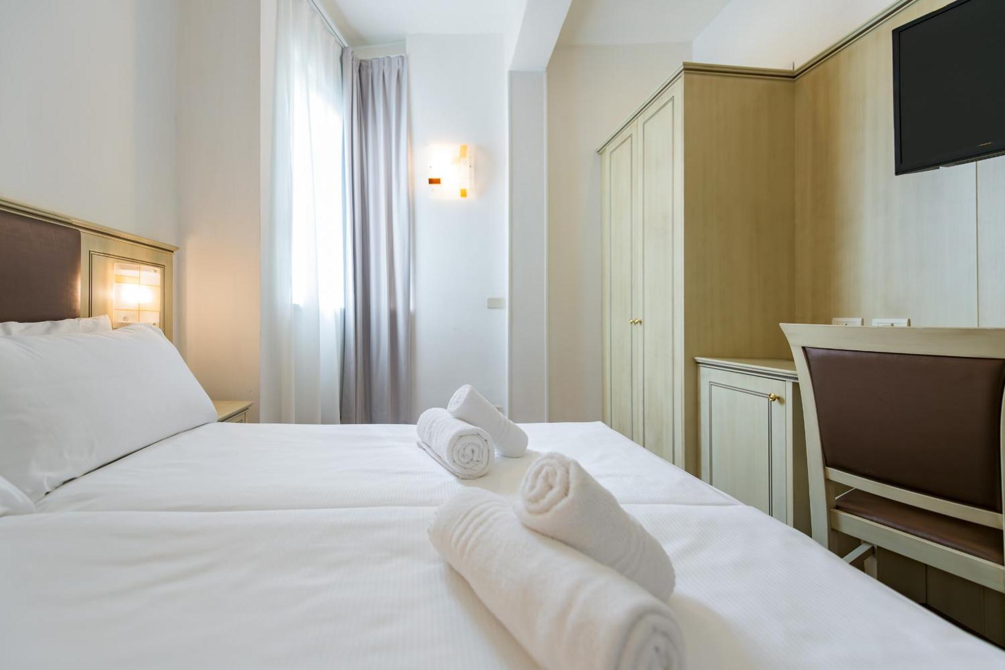 Hotel Sogno Del Benaco Лімоне-суль-Гарда Номер фото